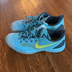 Nike Kobe 4 Venomenon Sneakers